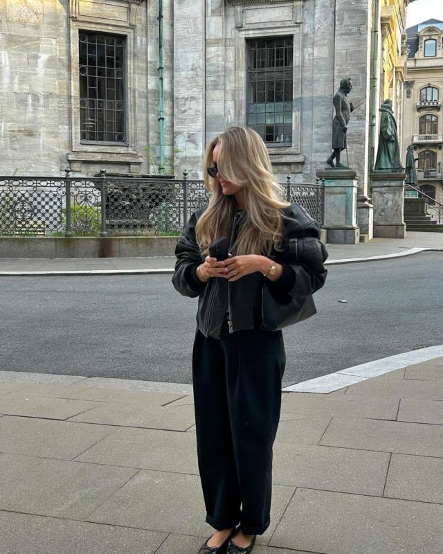 BONNIE CROPPED BOMBER - BLACK