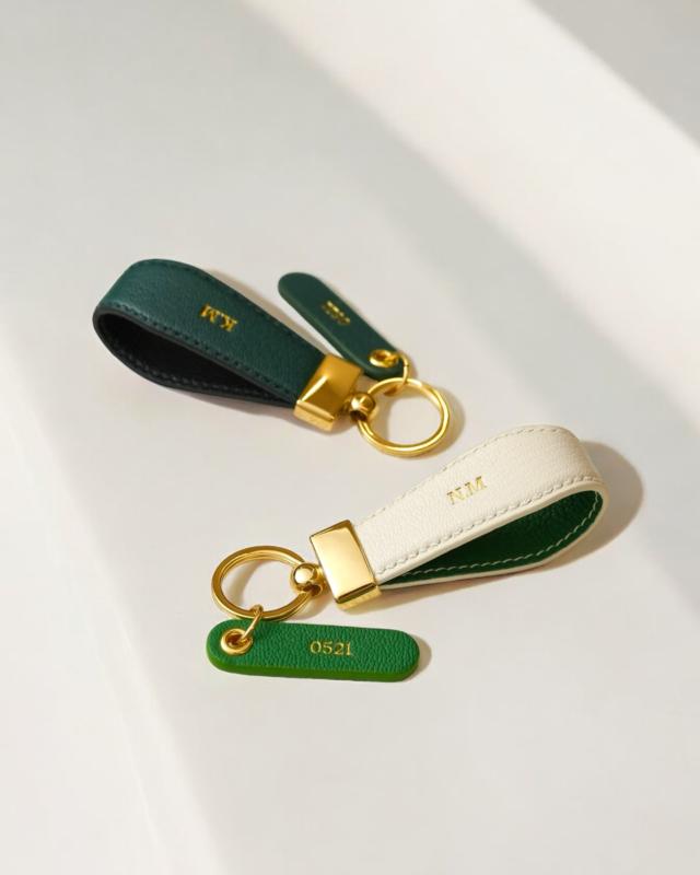 【118】 *・ྀི    =^・·・︎^= 様 .゜ྀི・*.  レザーキーホルダー