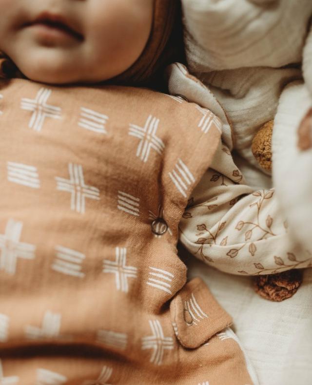 Ezra Wearable Blanket with Zipper - Copper Dash | Crane Baby
