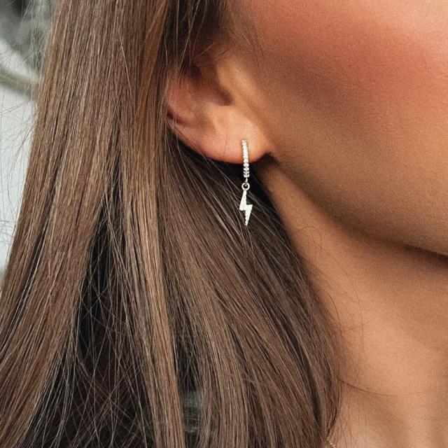 Reffeer Orecchini a cerchio in argento Sterling 925 Lightning Bolt Drop per donne ragazze CZ Lightning Bolt Huggie orecchini a cerchio, Argento sterling, Zirconia cubica