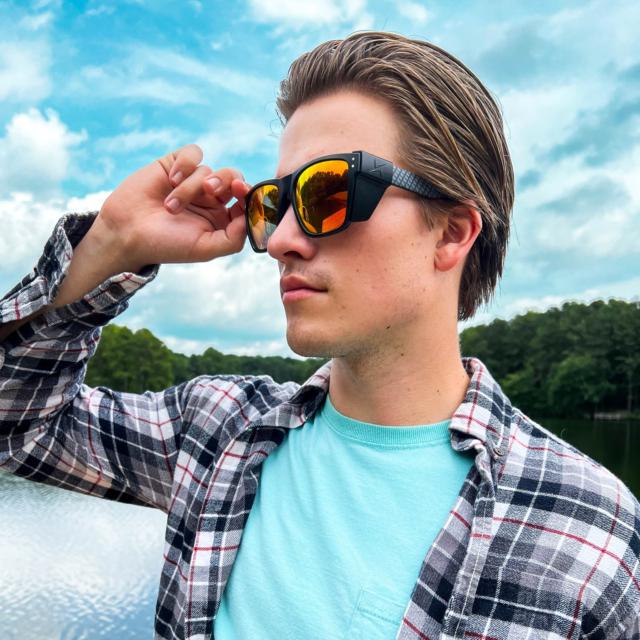 What Are Photochromic Lenses? Are They Worth It? Kroop's