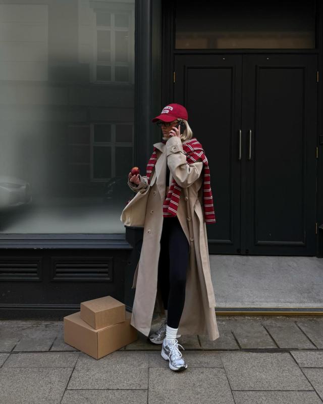 【ランプアイ】River Opera Coat Taupe Trench coat with rhinestone collar white / beige For Women