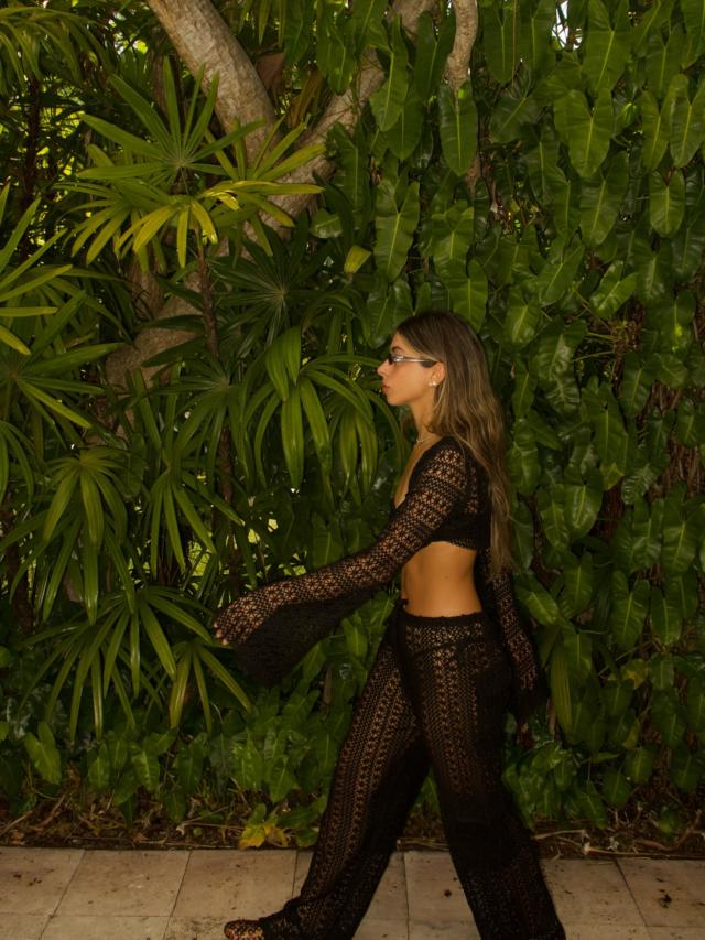 Chica Bell-Sleeved Bolero | Noir Crochet