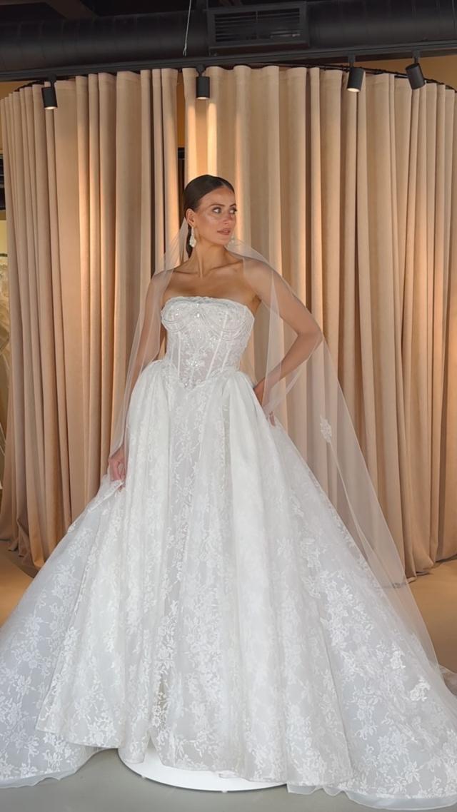 Monica  Princess Wedding Dress Pearl of the Season by Milla Nova | LVA  Bride Chicago | LVA BRIDE