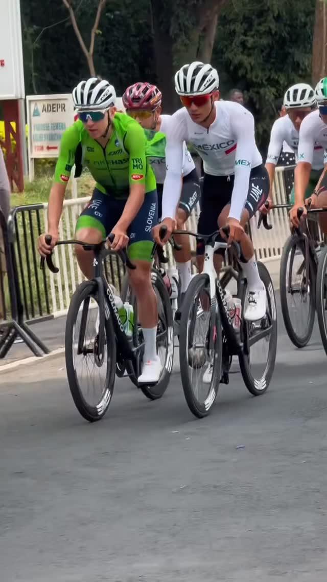 ウェア Rapha Pro Team Women s Winter Kit Rapha Women's Pro Team winter bibtights and Pro Team winter