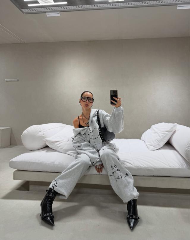 NAMED COLLECTIVE トップス Malfunction Bunny Zip Hoodie Black (Detachable Ears) – NAMED