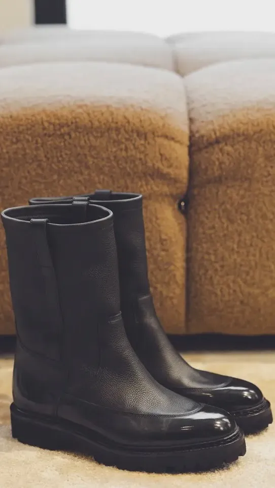 The Hand - John Lobb Highland