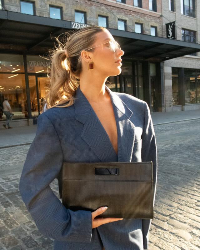 Chelsea Crossbody | Camel Pebble Grain Leather