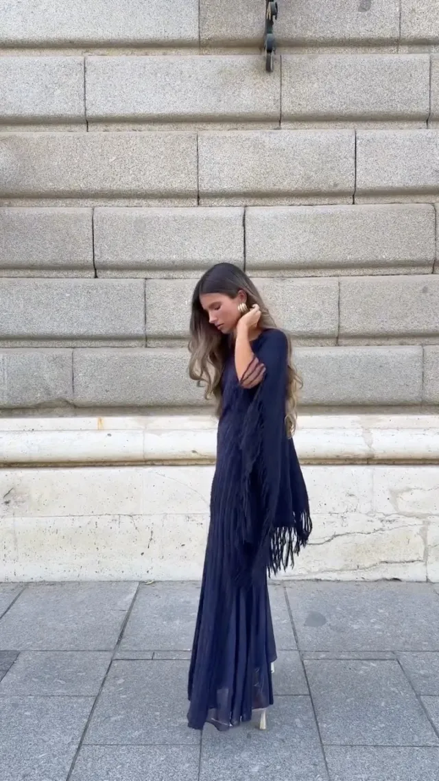 Knit Poncho Front Opening Fringed Hem Mara Navy | Lady Pipa