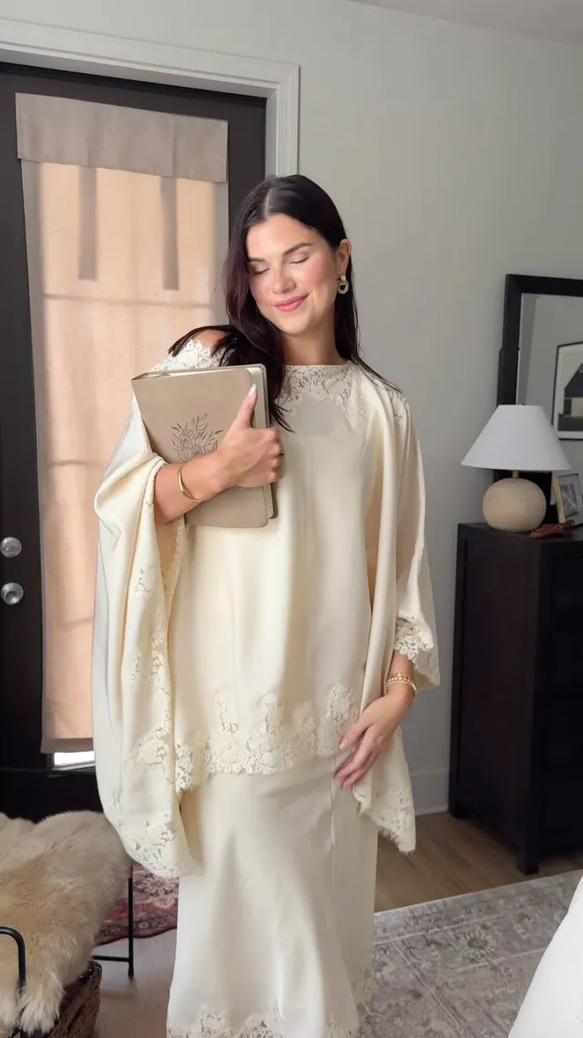 Elsie Lace Cape Top, Ivory | The Bekk