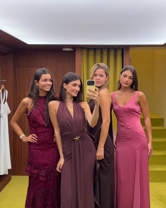 Long Dress with V-Neck & Flared Skirt Franca Rosé | Lady Pipa