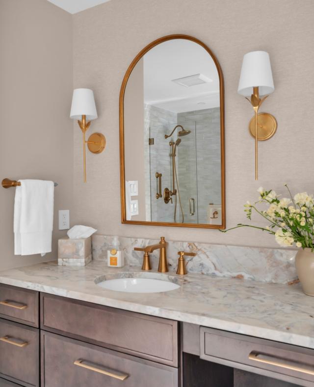 Clover 22.5'' Chandelier | Crystorama Lighting