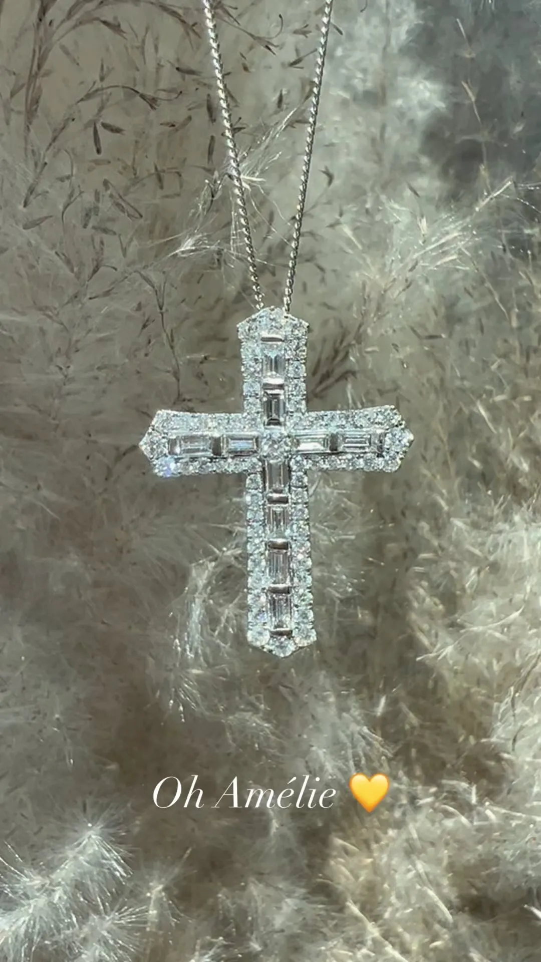 Amélie Diamond Cross – RankinsJewellers