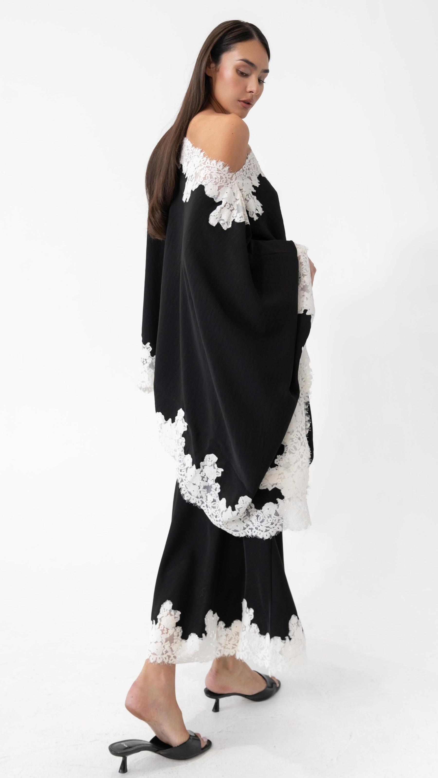 Elsie Lace Cape Top, Black | The Bekk