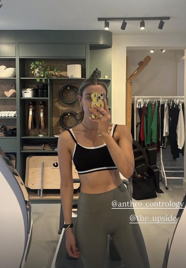【The Upside】 Form Seamless Kelseyスポーツブラ FORM SEAMLESS KELSEY BRA in BLACK | The UPSIDE
